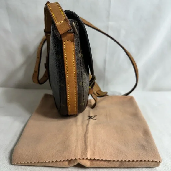 Louis Vuitton Crossbody Bag - Picture 3 of 10